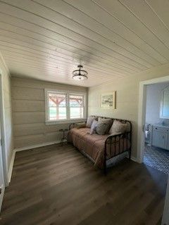 Cozy daybed room in renovated cabin
